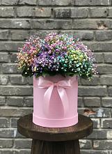 Цветочная композиция из Гипсофила и Розы в шляпной коробке в Яковлево