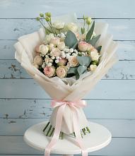 Букет цветов из:  Розы и Лизиантусы в Яковлево