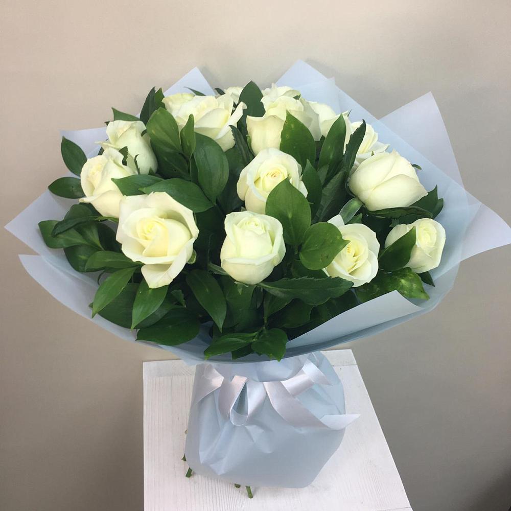 Букет 15 Белых роз Проуд в Яковлево
