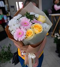 Букет цветов из:  Герберы, Розы и Хризантемы в Яковлево
