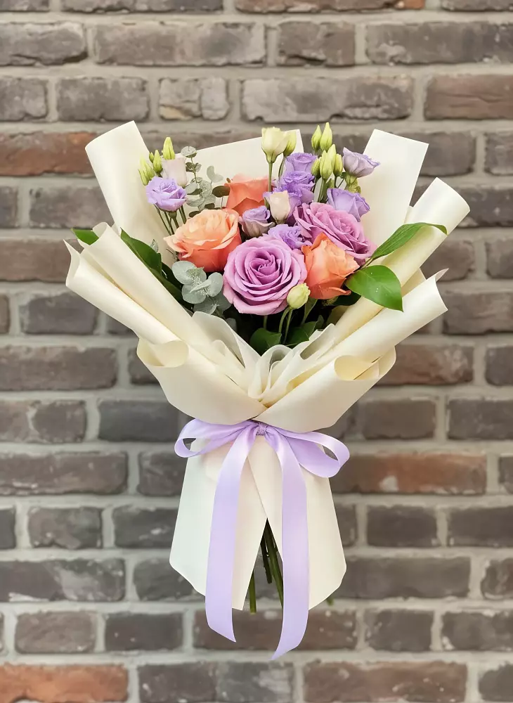 Букет цветов из: Лизиантусы и Розы в Яковлево