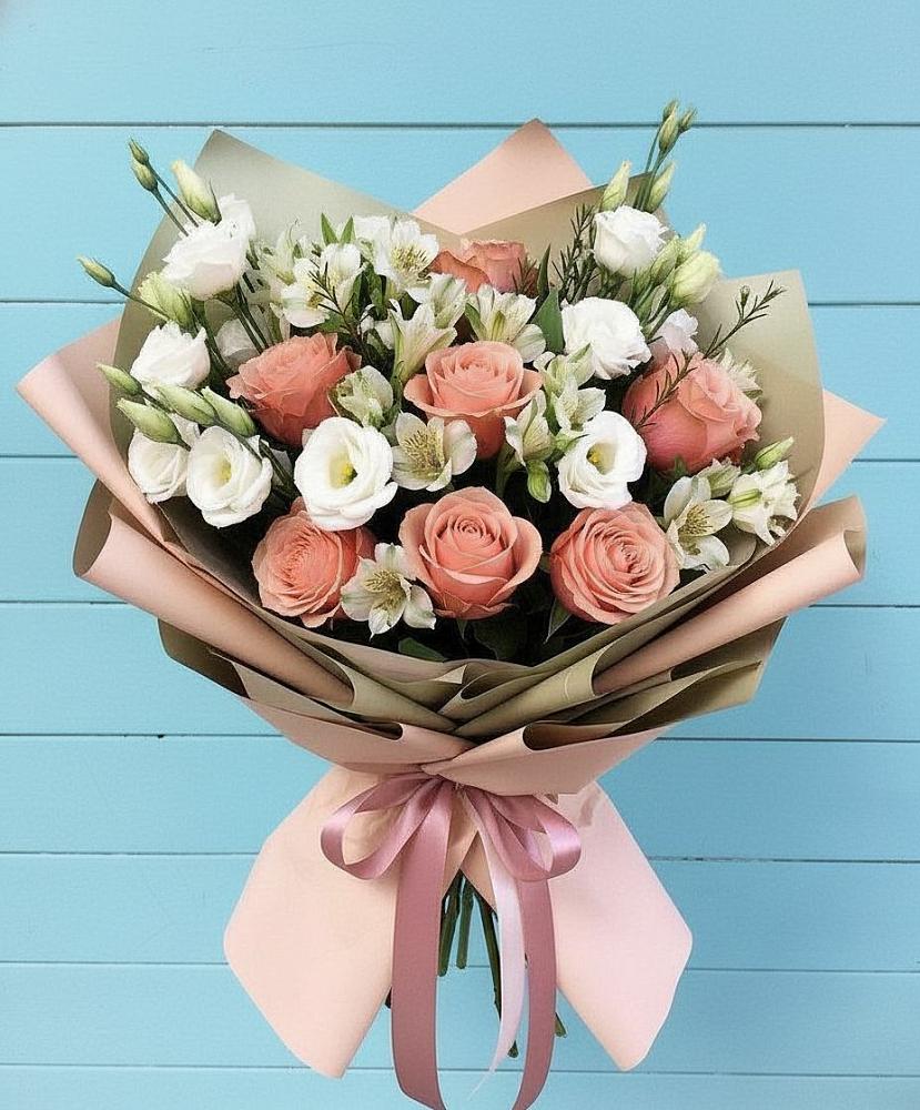 Букет цветов из: Розы, Альстромерии и Лизиантусы в Яковлево
