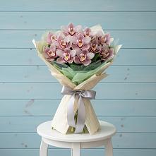 Букет цветов из:  Орхидеи и Розы #REPLACE_PRED# Яковлево