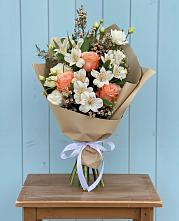 Букет цветов из:  Альстромерии, Лизиантусы, Розы и Хризантемы в Яковлево