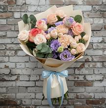 Букет цветов из:  Розы, Лизиантусы и Гвоздики в Яковлево